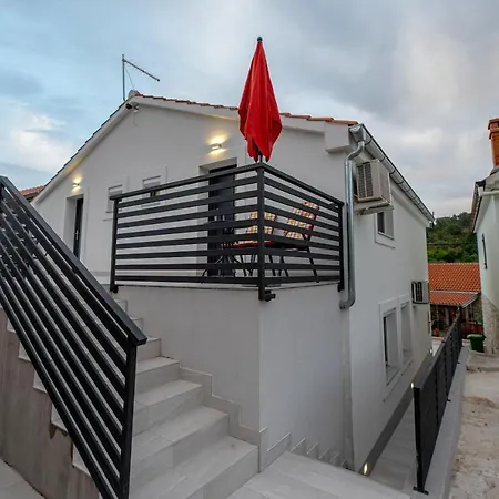 Il Dono Del Mare - Island Iz * Veli Iž